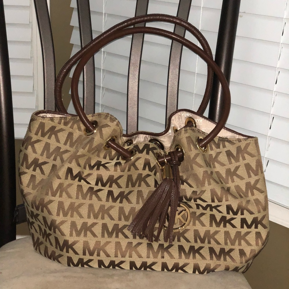 Authentic Michael Kors purse - Picture 1 of 3